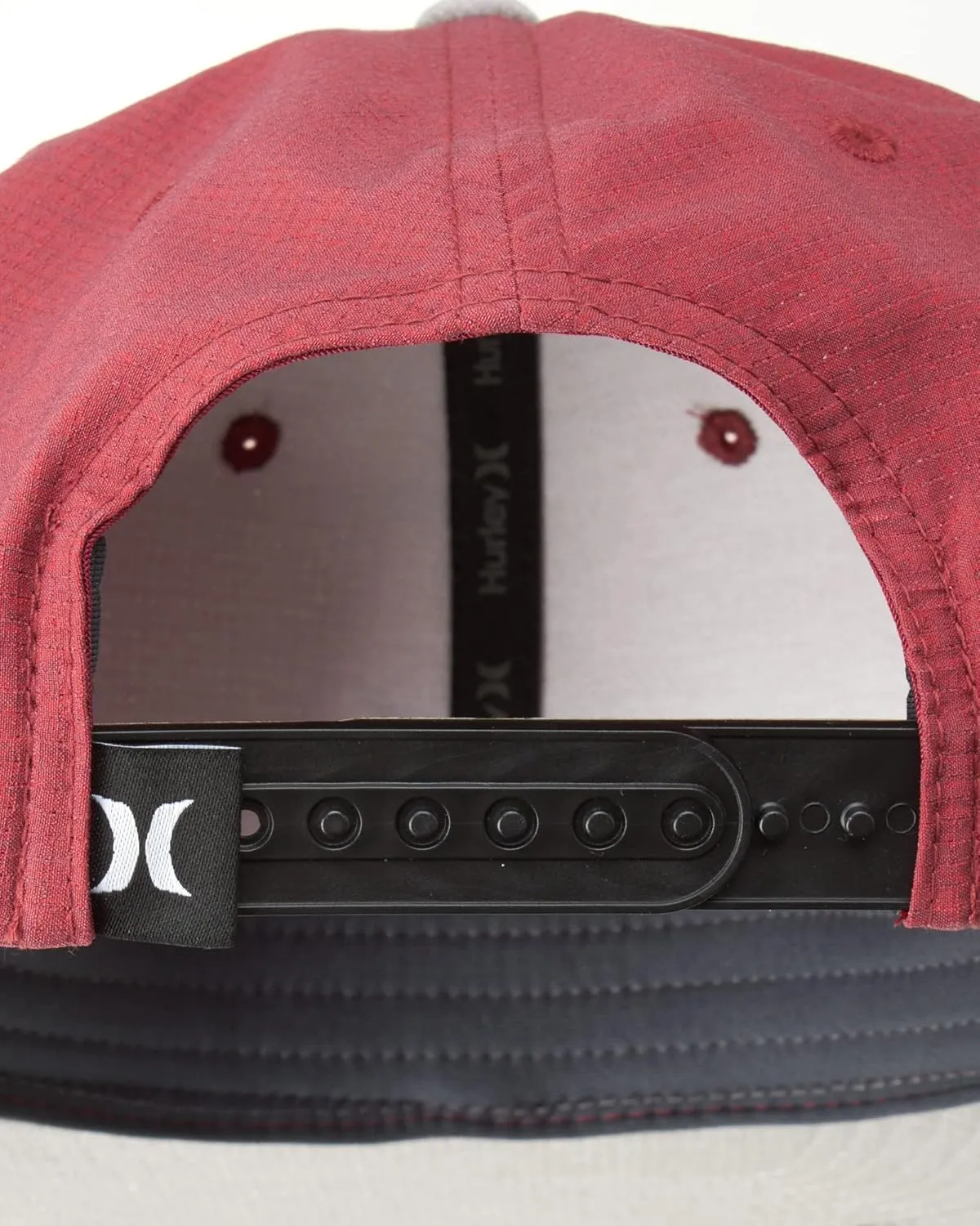 Hurley Mens Hat  Lightweight Phantom Core Snap-Back Baseball Cap